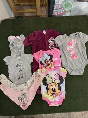 Disney Minnie Mouse Girls' Clothing Set